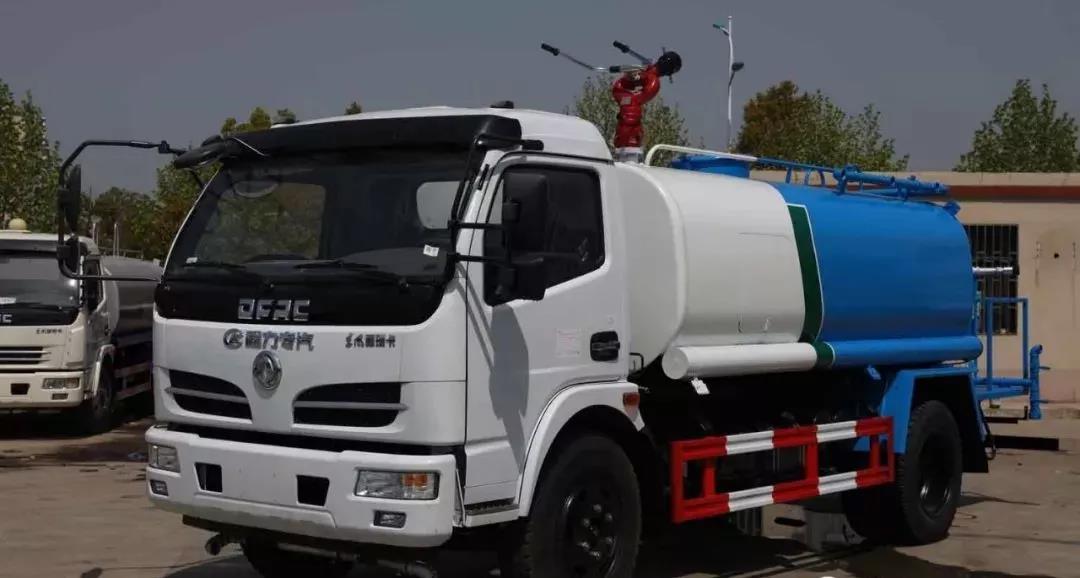 腾博会威牌洒水车东风底盘