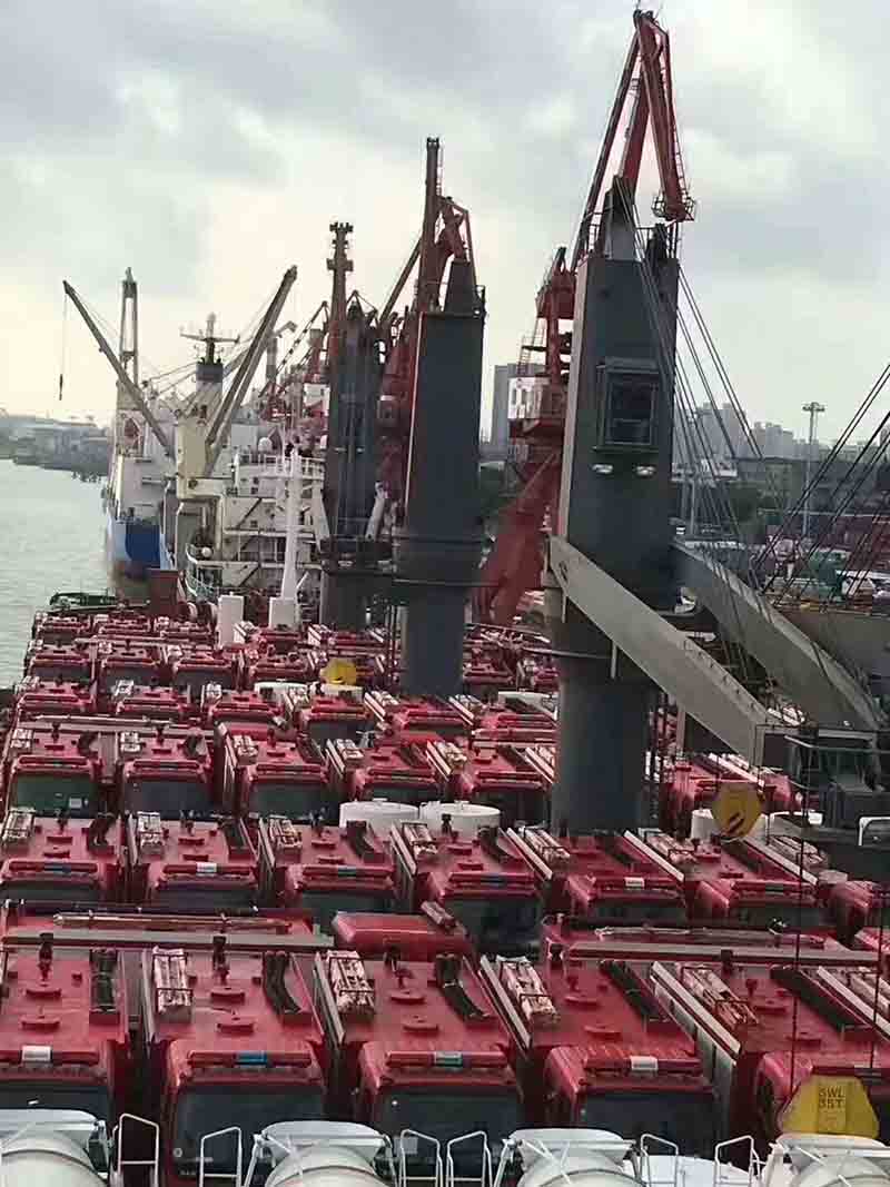 腾博会消防车出口案例展示