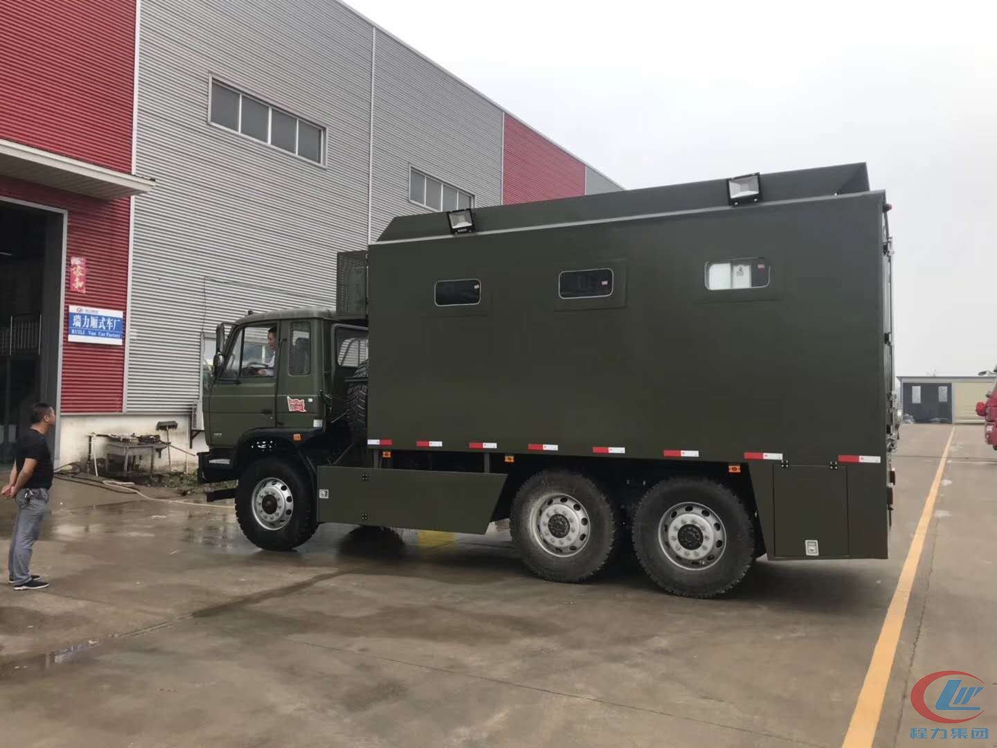 腾博会高端后勤保障车系列新型餐车