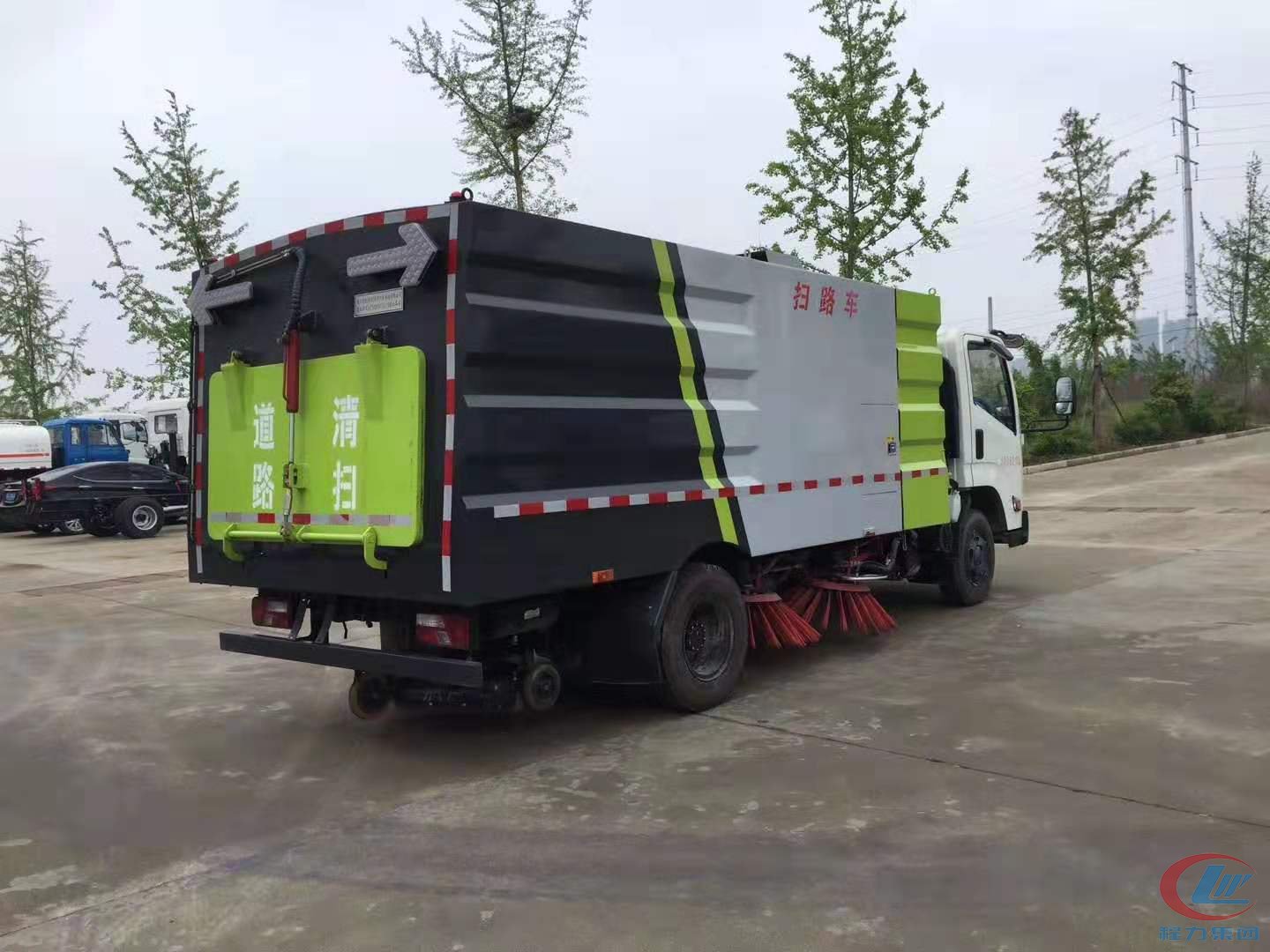腾博会江铃扫路车