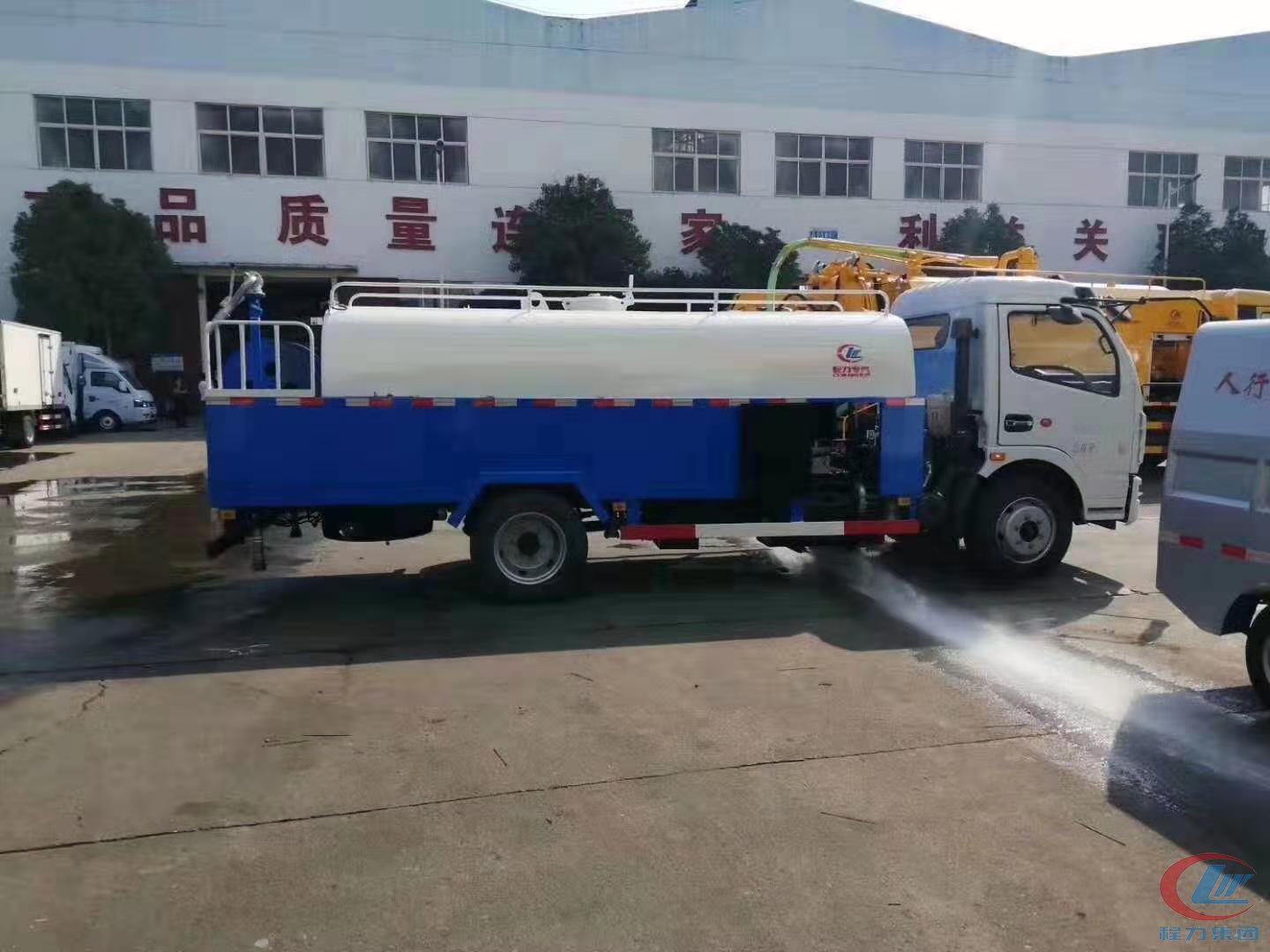 腾博会东风多利卡D7高压清洗车
