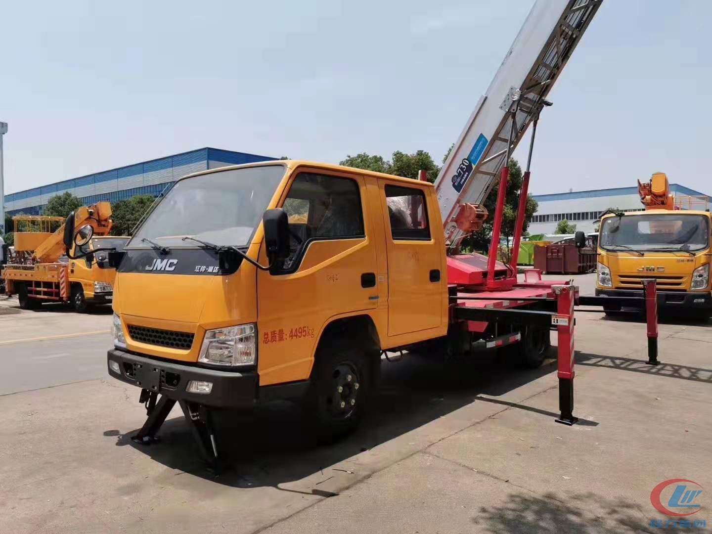 腾博会集团江铃30米进口云梯车
