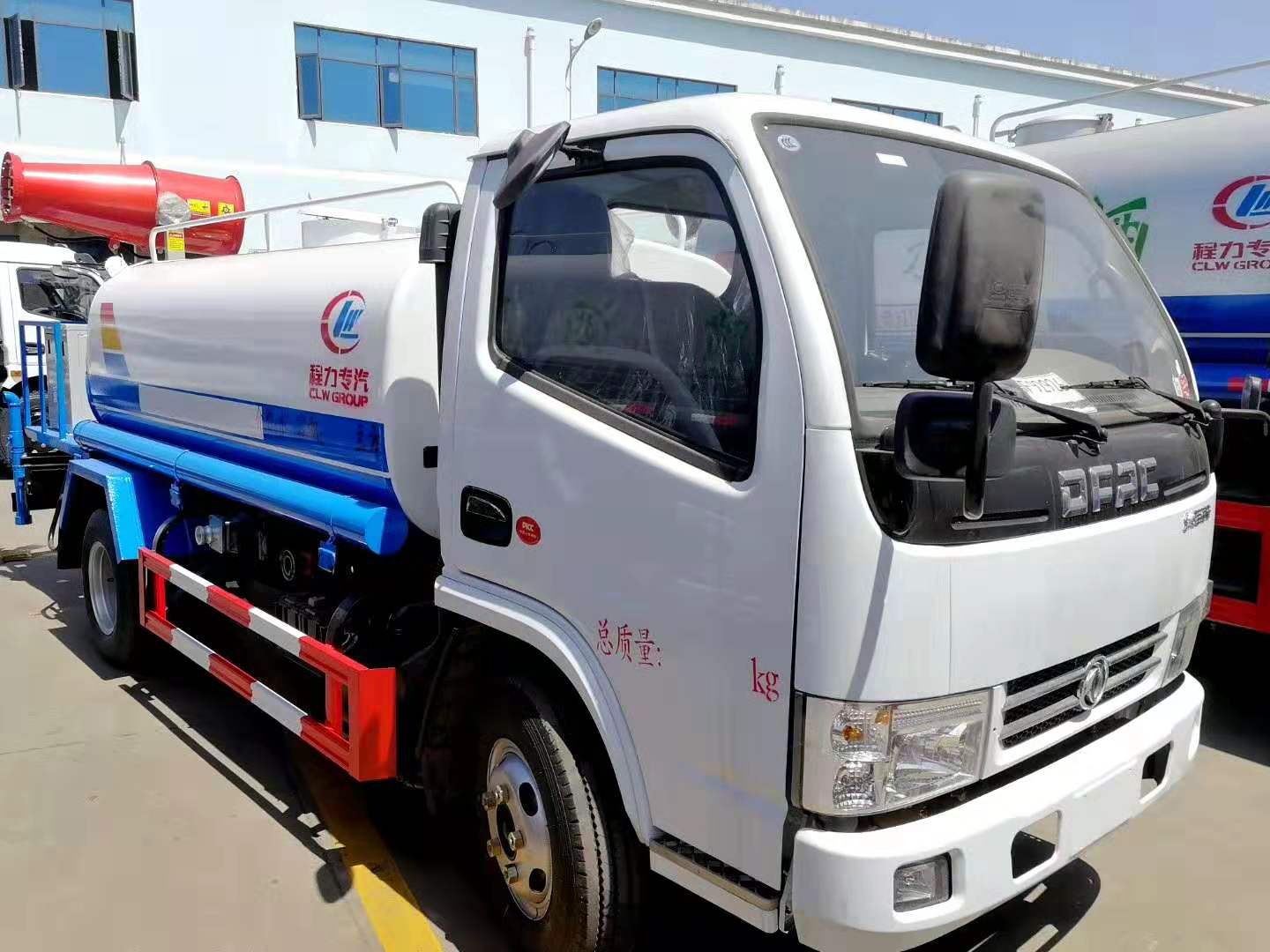 腾博会威牌东风5方雾炮洒水车