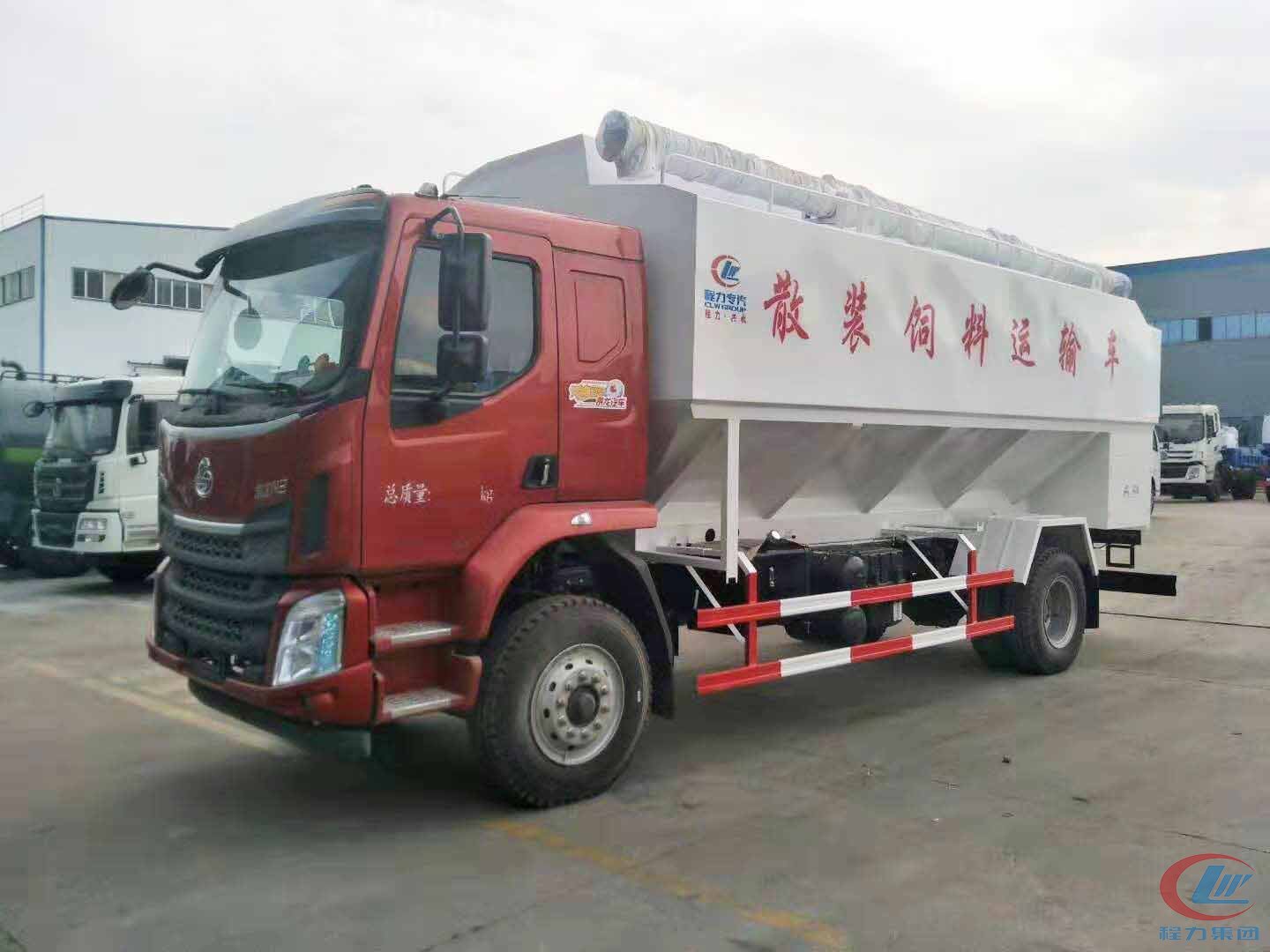 腾博会集团柳汽乘龙散装饲料运输车高清图