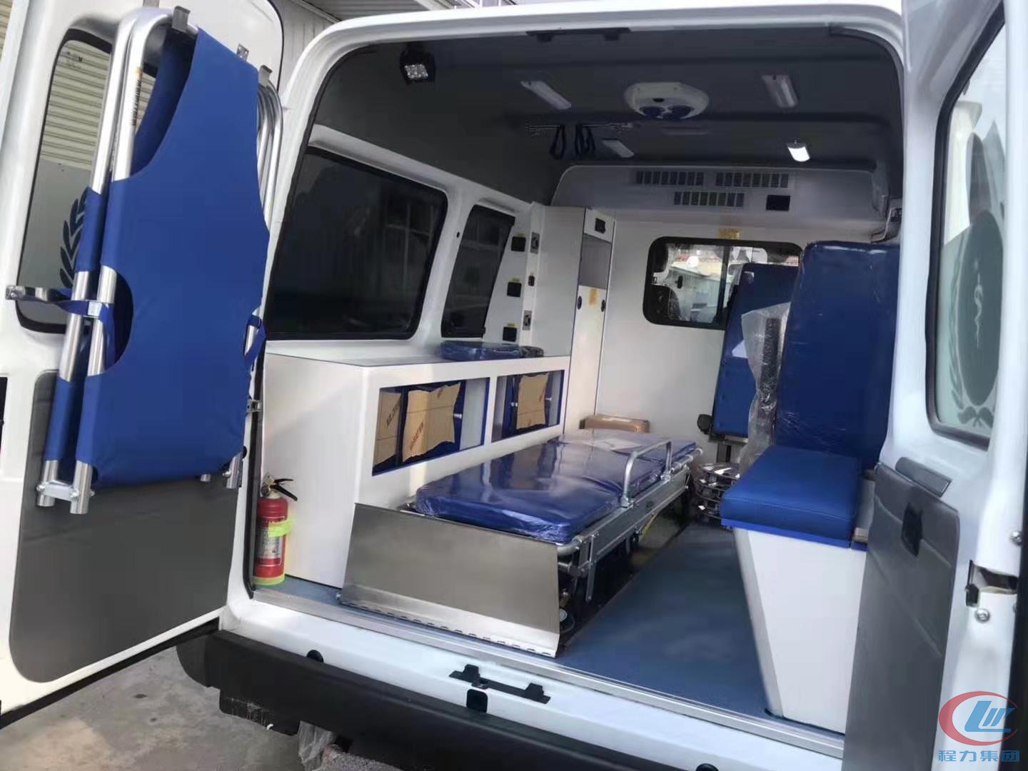 腾博会福特江铃特顺救护车