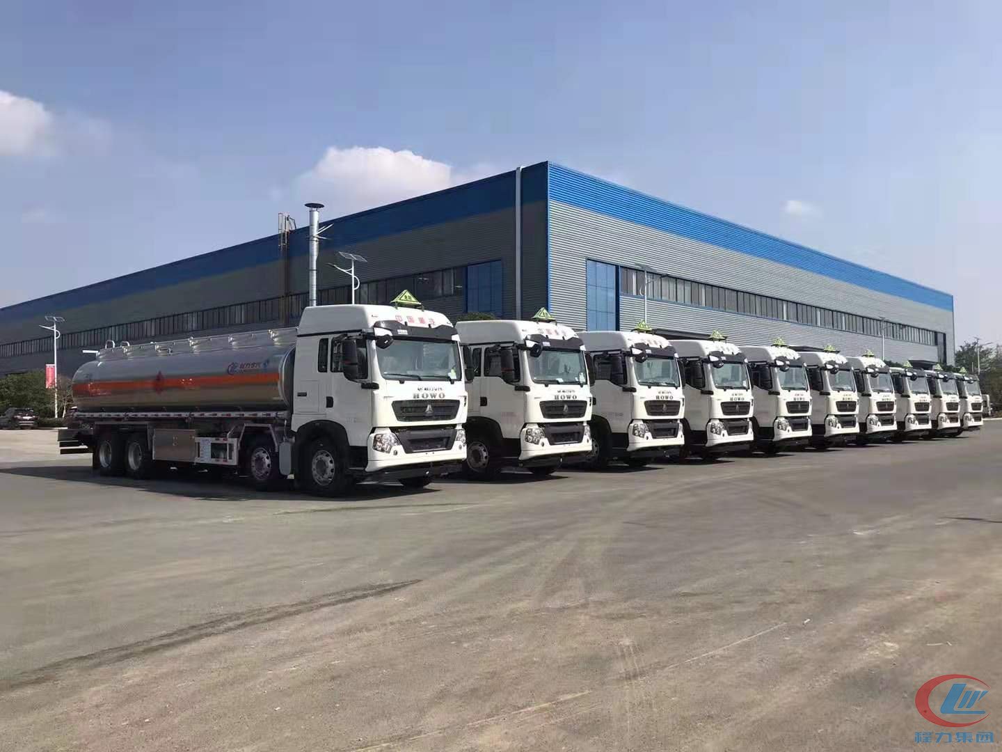 腾博会集团油罐车批量订单发车