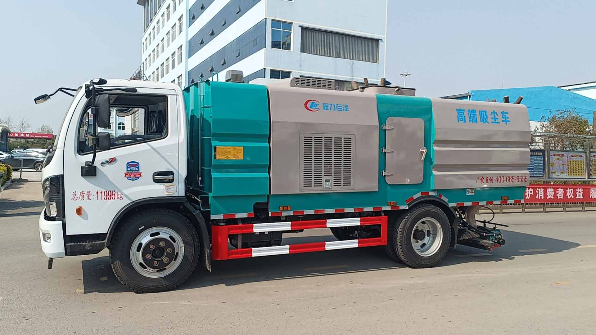 腾博会矿区专用清扫车，后置吸尘车