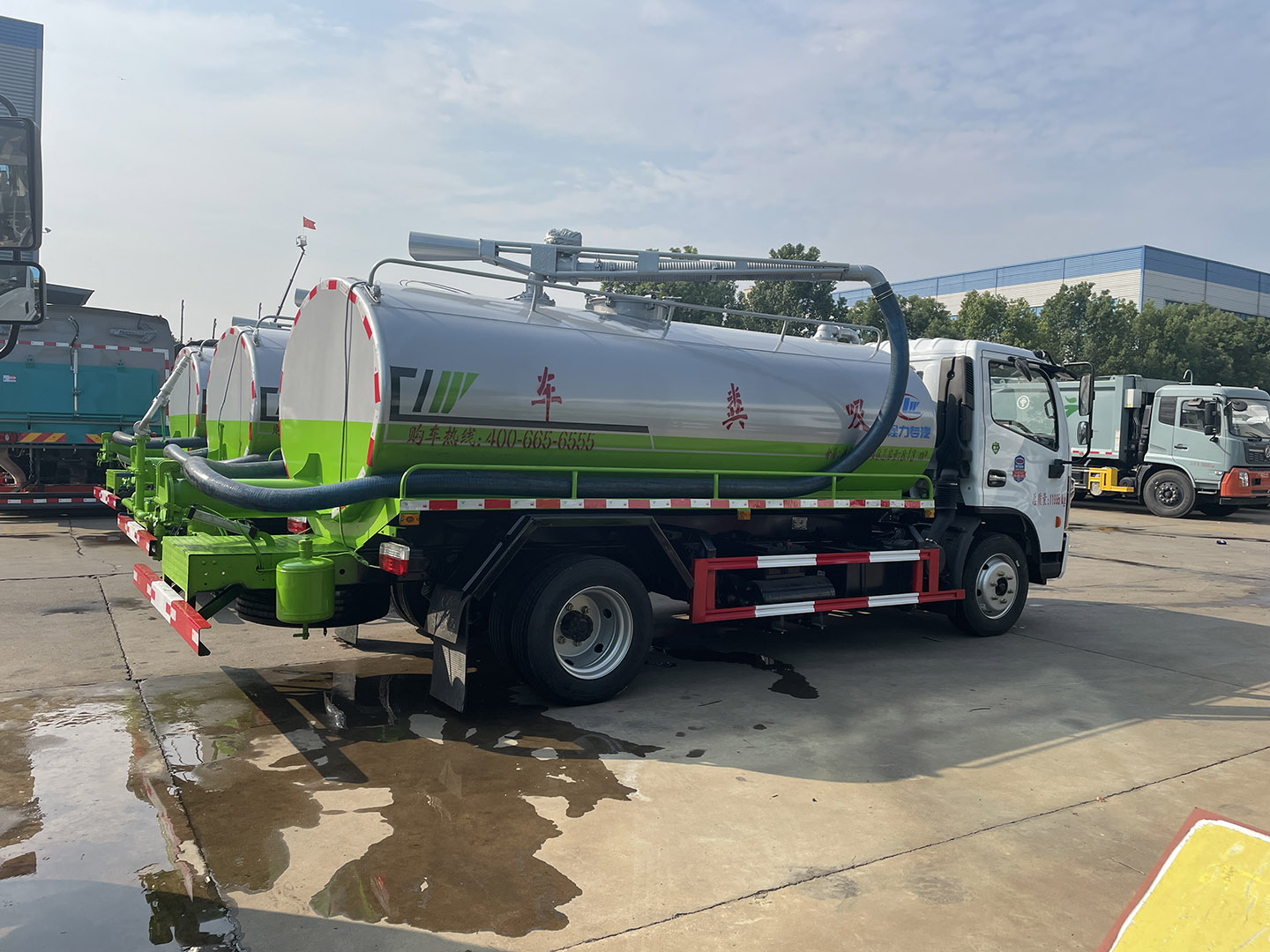 腾博会专汽东风多利卡8方吸粪车