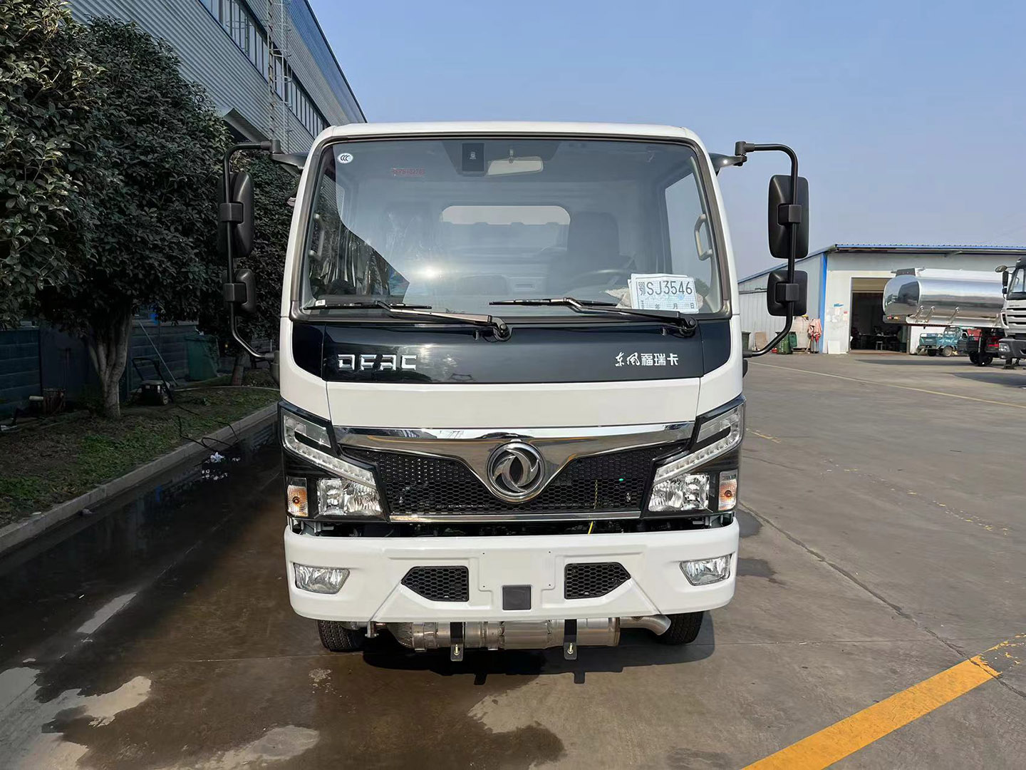 国六腾博会牌东风小福瑞卡/多利卡5方加油车